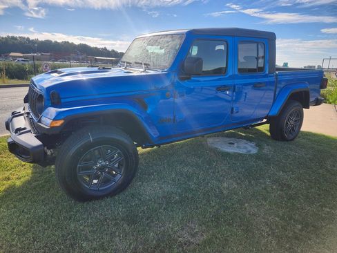 New 2025 Jeep Gladiator Sport image 1