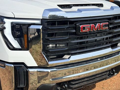New 2026 GMC Sierra 3500 Pro w/ Convenience Package image 6