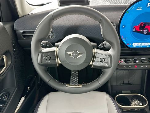 Certified 2025 MINI Cooper S FWD image 22