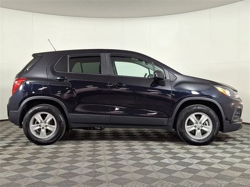 Used 2021 Chevrolet Trax LS w/ Tint and Cruise Package image 10