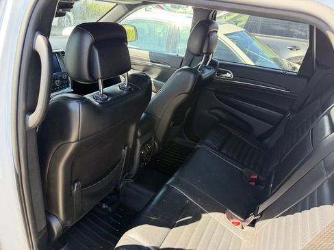 Used 2018 Jeep Grand Cherokee Limited image 4