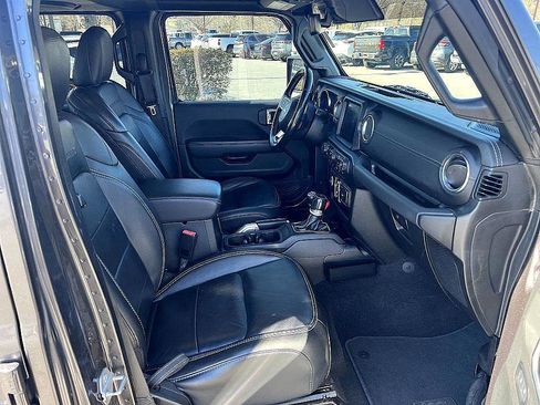 Used 2020 Jeep Gladiator Overland w/ Popular Equipment Package image 17