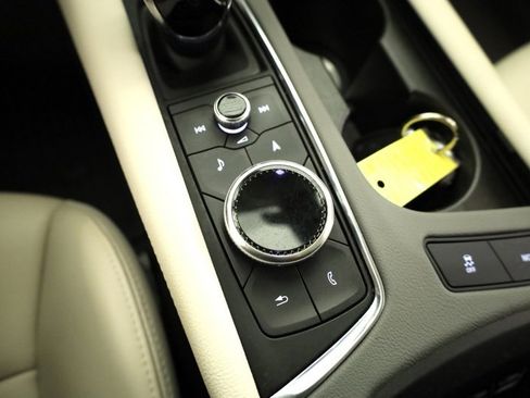 Used 2023 Cadillac XT6 Premium Luxury w/ Technology Package image 22