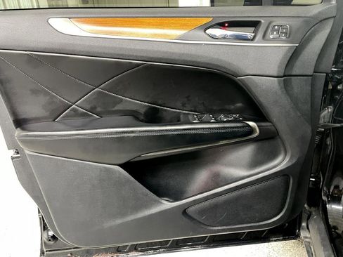 Used 2017 Lincoln MKC Reserve w/ Canadian Touring Package image 6