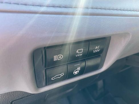 Used 2023 Toyota Highlander Platinum image 31