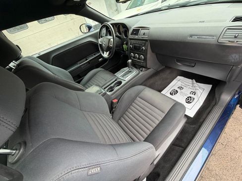 Used 2014 Dodge Challenger SXT RWD image 31