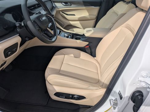 New 2026 Jeep Grand Cherokee Limited AWD/4WD image 12