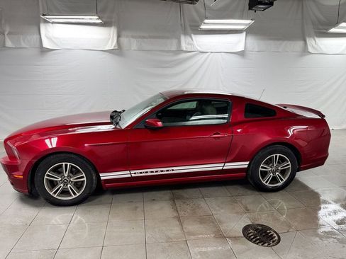 Used 2013 Ford Mustang Premium image 3