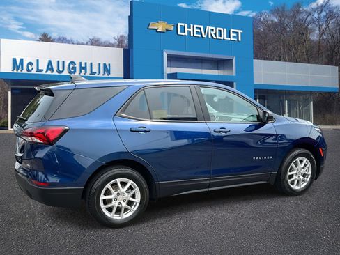 Certified 2022 Chevrolet Equinox LS w/ LS Convenience Package image 3