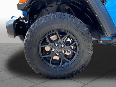 Used 2024 Jeep Wrangler Unlimited AWD/4WD image 11