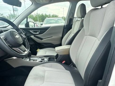 Used 2024 Subaru Forester Premium AWD/4WD image 11