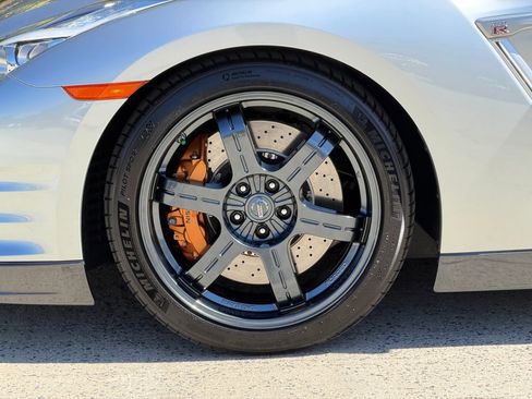 Used 2015 Nissan GT-R Black Edition image 12