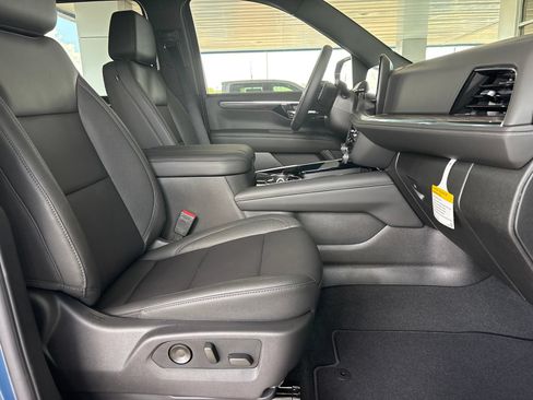 New 2026 Chevrolet Suburban LT w/ Comfort Package AWD/4WD image 25