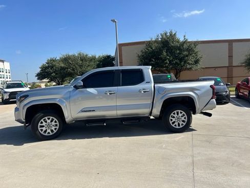 Used 2026 Toyota Tacoma SR5 RWD image 7