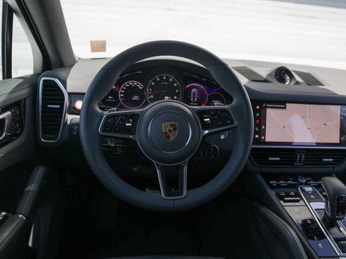 Used 2023 Porsche Cayenne S image 17