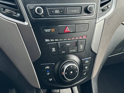 Used 2018 Hyundai Santa Fe Sport image 19