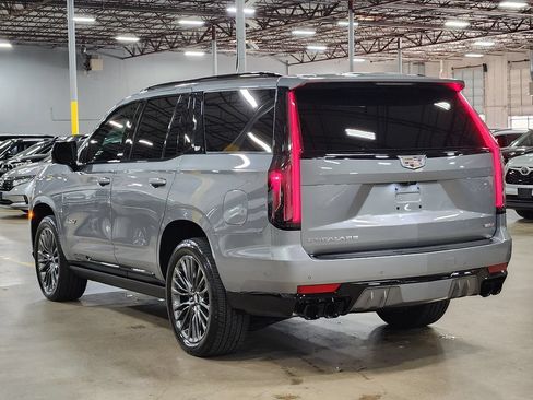 Used 2023 Cadillac Escalade V AWD/4WD image 11