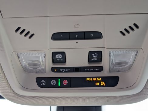 Used 2021 GMC Acadia Denali w/ Denali Ultimate Package image 29