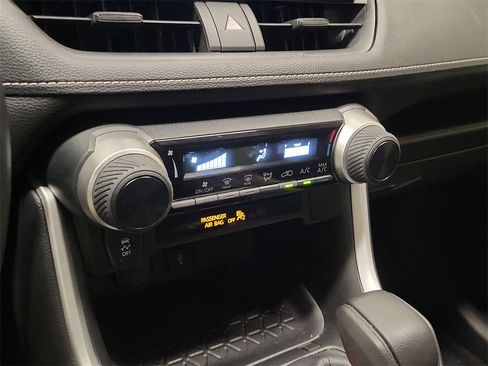 Used 2022 Toyota RAV4 LE image 22