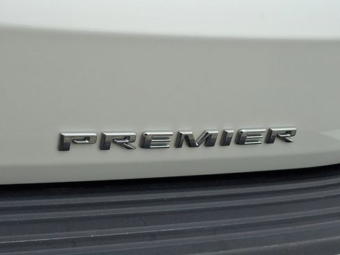Certified 2023 Chevrolet Suburban Premier w/ Advanced Technology Package image 33