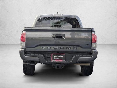 Used 2022 Toyota Tacoma TRD Off-Road image 5