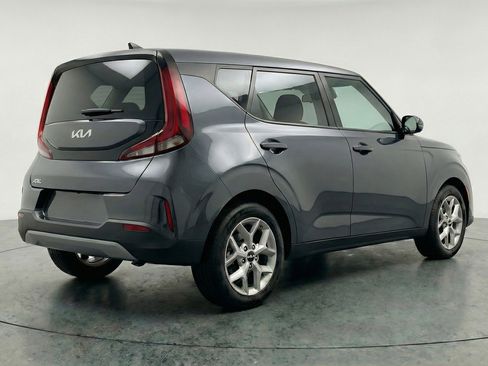 Used 2025 Kia Soul LX w/ LX Technology Package image 9