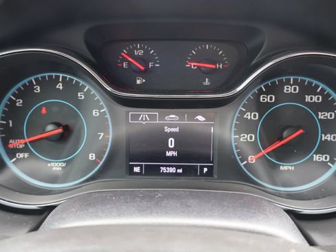 Used 2018 Chevrolet Cruze LT w/ Convenience Package FWD image 21