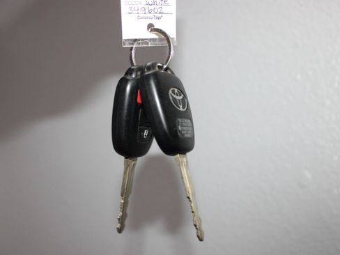 Used 2020 Toyota Tacoma SR AWD/4WD image 41