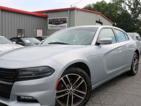 Used 2019 Dodge Charger SXT AWD/4WD image 2