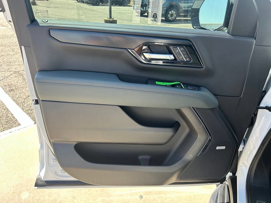 New 2026 GMC Yukon XL AT4 AWD/4WD image 11