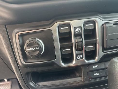 Used 2022 Jeep Gladiator Sport image 64