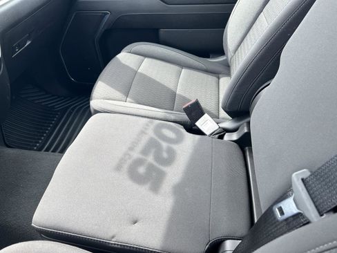 Used 2025 Chevrolet Silverado 1500 LT RWD image 35