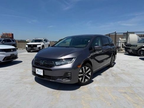 Certified 2026 Honda Odyssey EX-L image 1