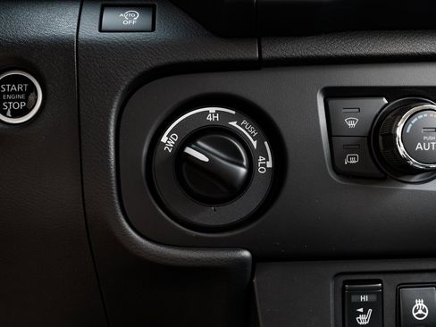 New 2025 Nissan Frontier SV w/ SV Convenience Package image 18