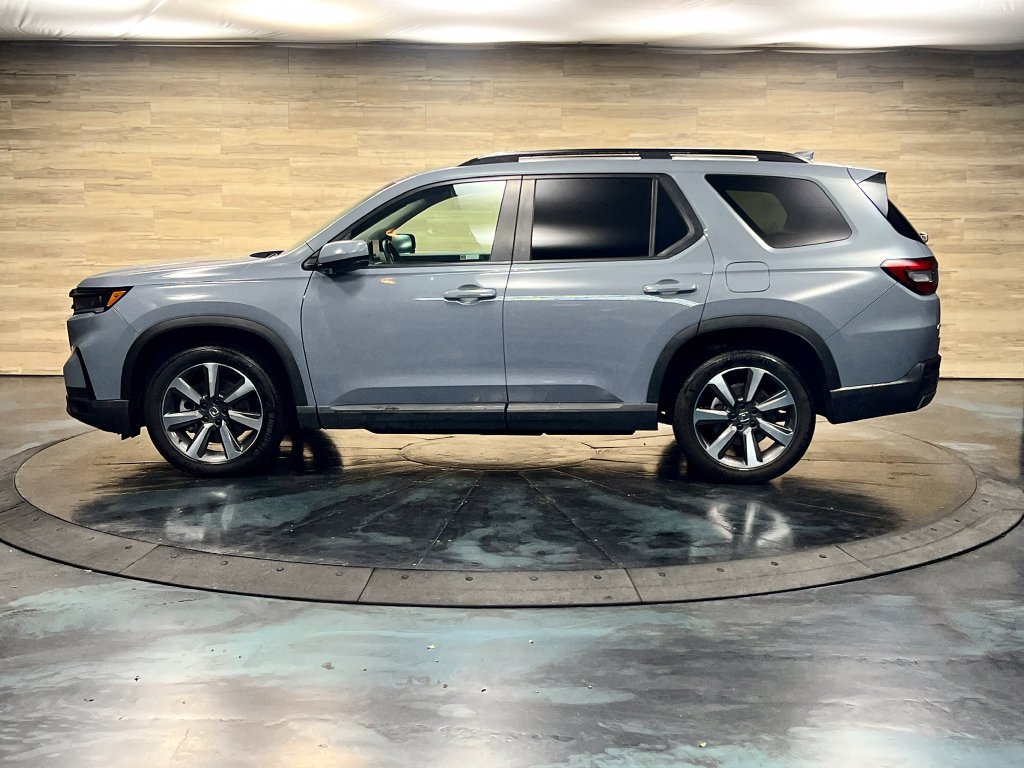 Used 2025 Honda Pilot Elite image 26