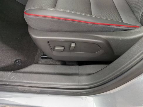 Used 2023 Buick Envision Essence w/ Sport Touring Package FWD image 17