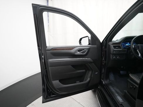 Used 2024 Chevrolet Tahoe Premier AWD/4WD image 28
