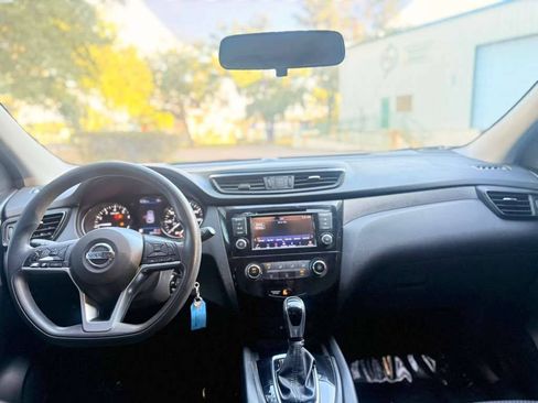 Used 2019 Nissan Rogue Sport S FWD image 12