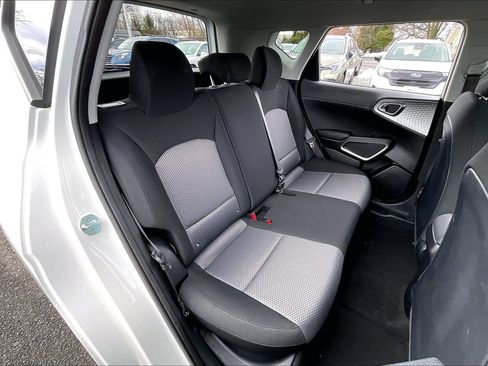 Used 2022 Kia Soul LX w/ Technology Package image 18