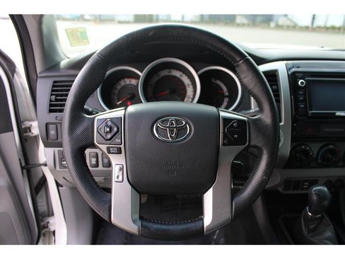 Used 2015 Toyota Tacoma 4x4 Double Cab image 15