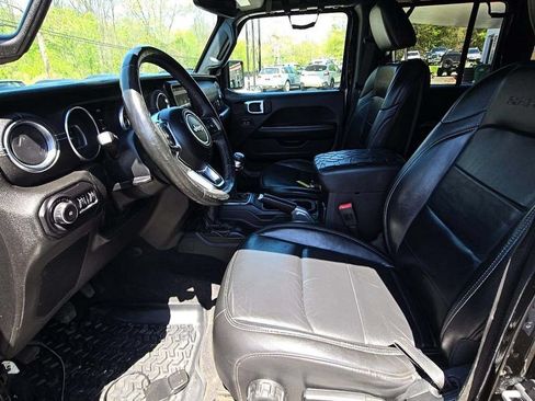 Used 2018 Jeep Wrangler Unlimited Sahara AWD/4WD image 2