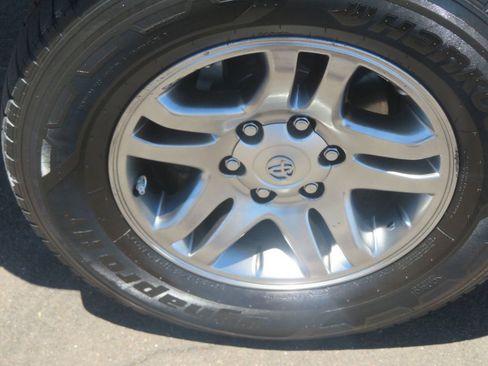 Used 2006 Toyota Sequoia SR5 AWD/4WD image 17