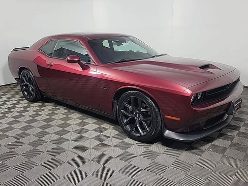 Used 2022 Dodge Challenger R/T w/ Driver Convenience Group RWD image 1