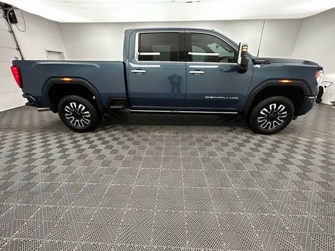 Used 2025 GMC Sierra 2500 Denali Ultimate image 16