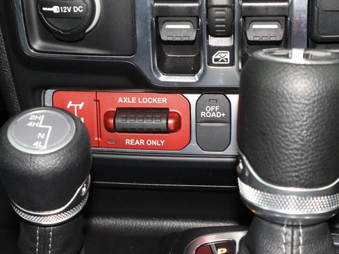 Used 2025 Jeep Wrangler Unlimited Sport AWD/4WD image 11