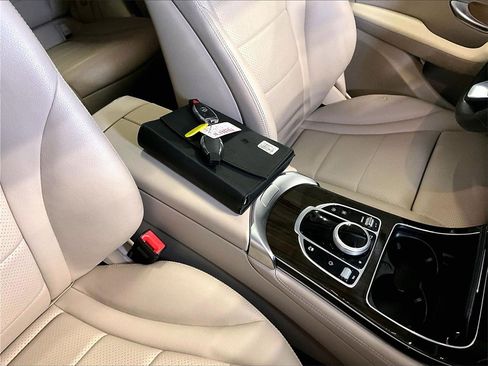 Used 2019 Mercedes-Benz GLC 300 GLC 300 image 16