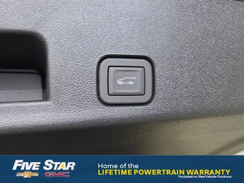 New 2026 Chevrolet Traverse RS w/ LPO, Floor Liner Package FWD image 18