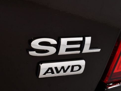 Used 2013 Ford Edge SEL AWD/4WD image 22