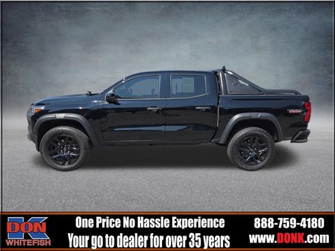 Used 2025 Chevrolet Colorado Trail Boss w/ Midnight Edition AWD/4WD image 5