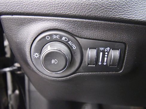 Used 2020 Jeep Compass Trailhawk image 19